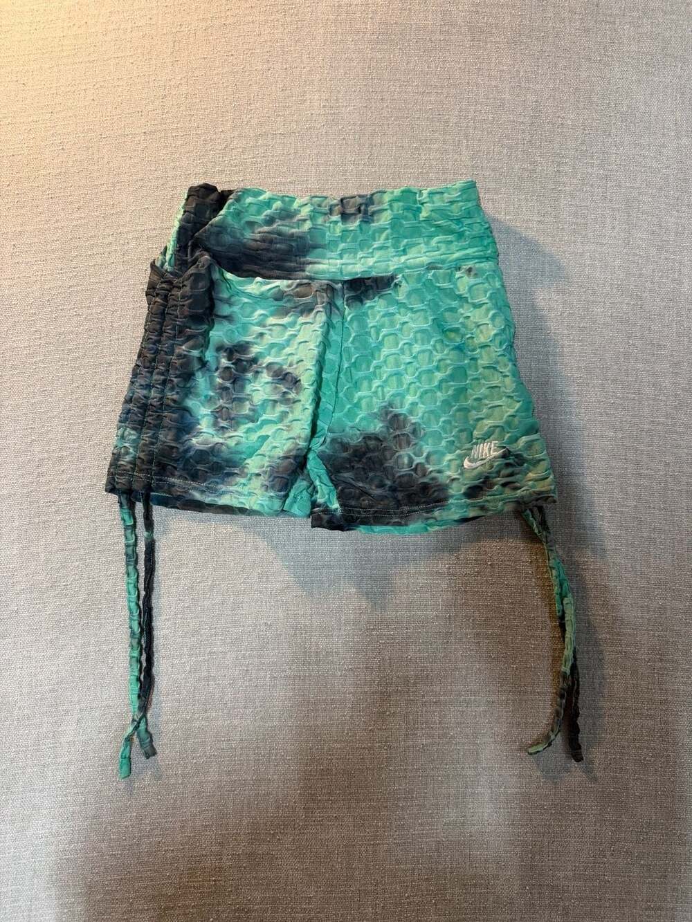 Nike Women's Tie-Dye Textured Bubble Yoga Athletic Shorts Size L